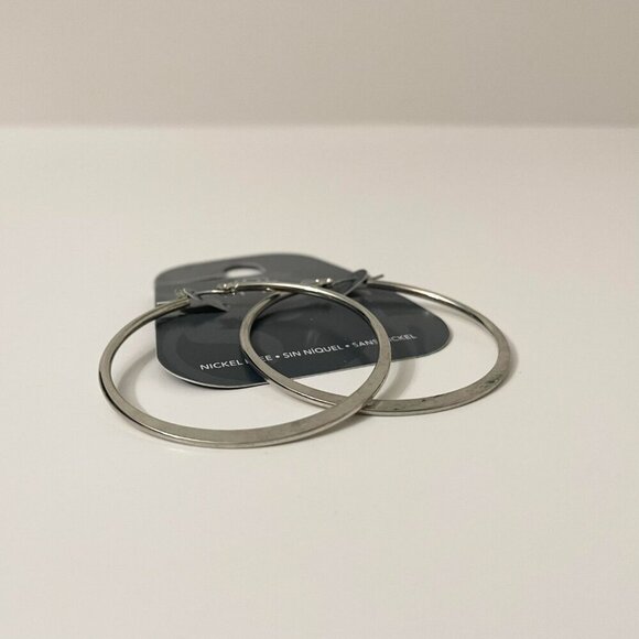 Minicci Silver Tone Hoop Earrings Lot of 2 - Picture 13 of 16